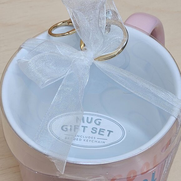 Cool Aunt Pink Ceramic Mug Gift Set With Beaded Keychain Accessory Mug Hot Choco - Picture 6 of 7